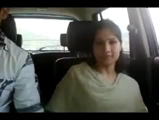Indian blowjob and fingering in car