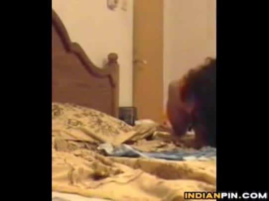 Indian bengla couple having sex on bed